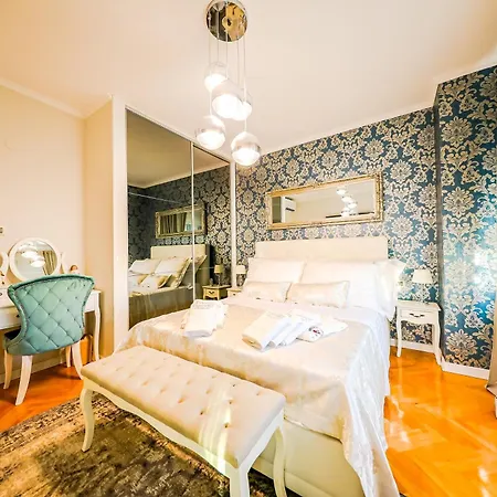 Luxury Experience - With Pool And Parking Garage ゲストハウス 4*
