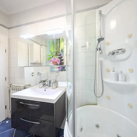 Luxury Experience - With Pool And Parking Garage 4* ザダル