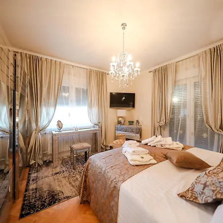 Luxury Experience - With Pool And Parking Garage ゲストハウス 4*