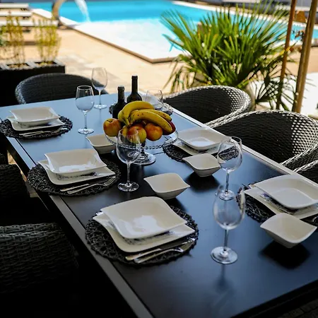 Luxury Experience - With Pool And Parking Garage 게스트하우스